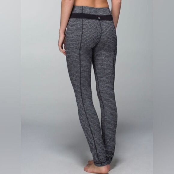 Lululemon skinny groove pants  - Picture 1 of 7